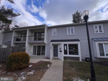 215 E CHELSEA CIRCLE, NEWTOWN SQUARE, PA 19073