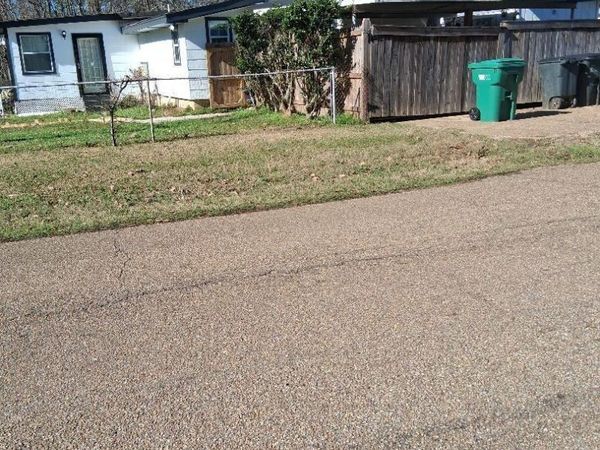 273 W Lake Dockery Drive, Byram, MS 39272