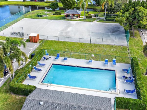 1271 SE Parkview Place, Unit H11, Stuart, FL 34994