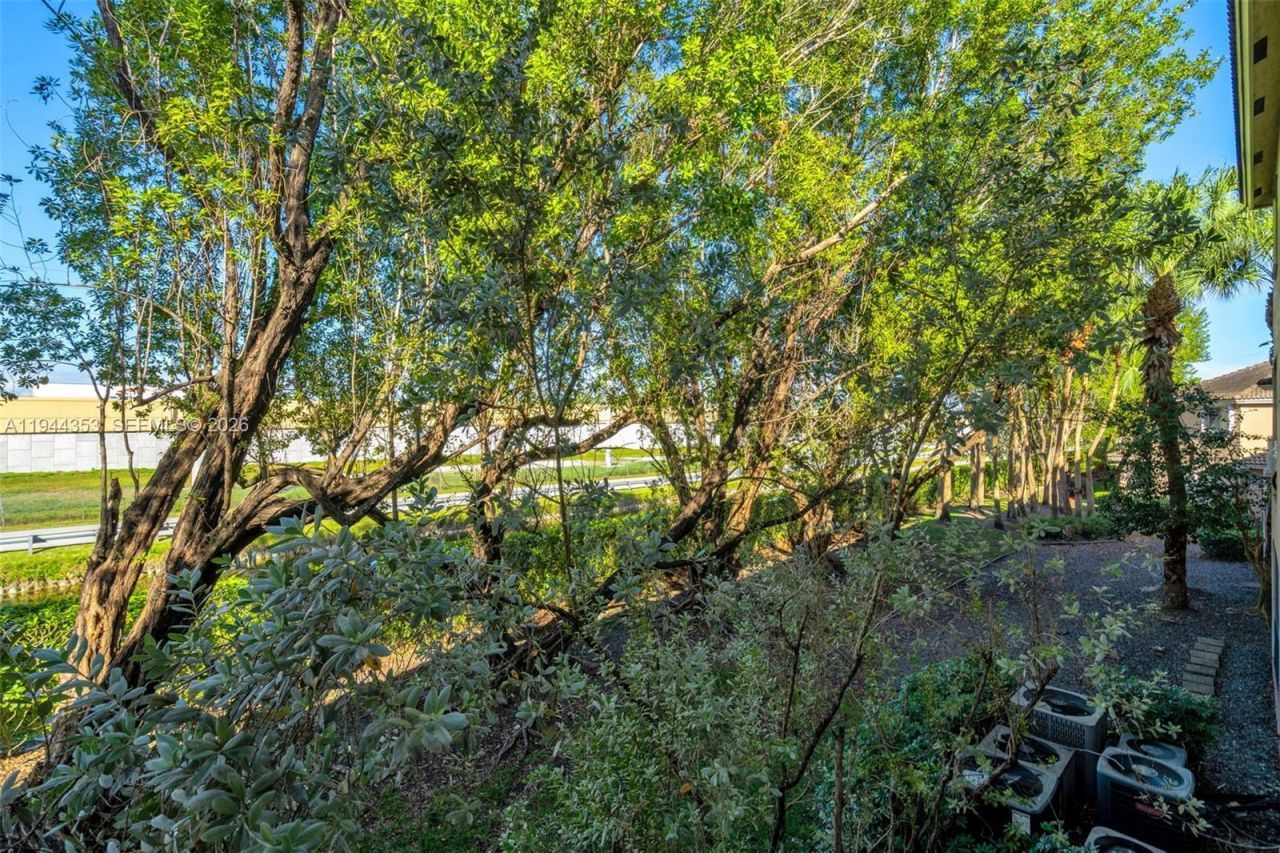 5670 NW 116th Ave, Unit 219, Doral, FL 33178 Photo