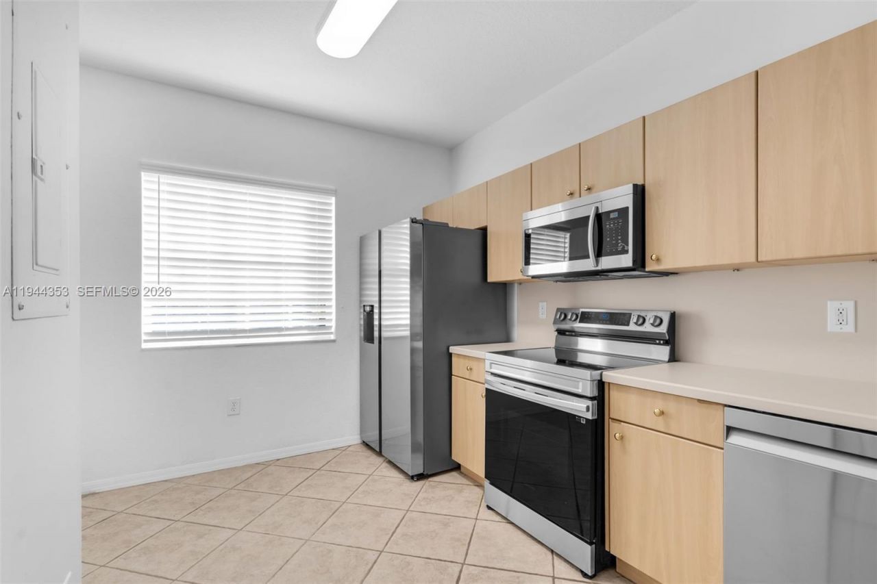 5670 NW 116th Ave, Unit 219, Doral, FL 33178 Photo