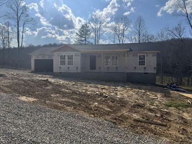 76 Whispering Oaks Lane, Manchester, KY 40962