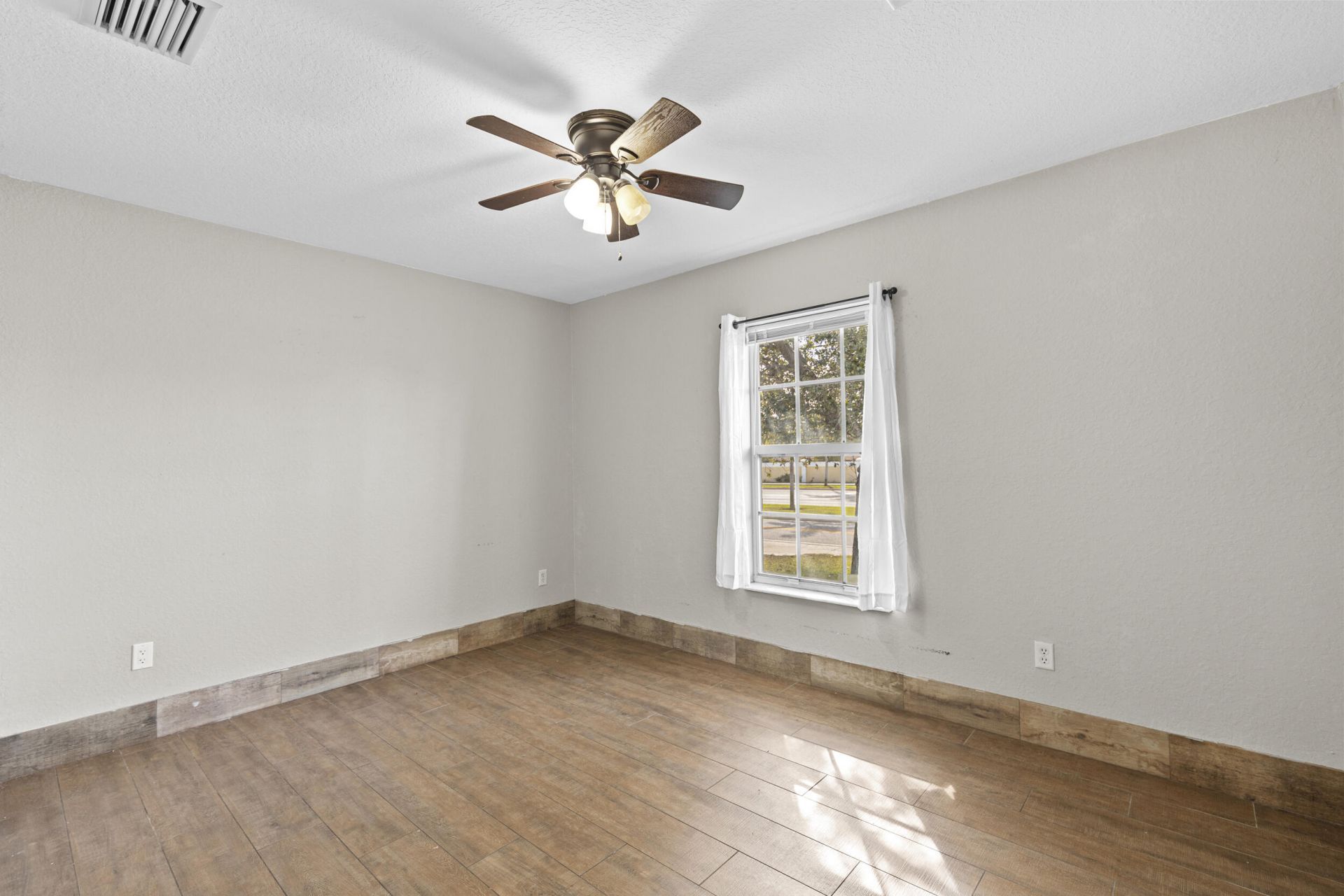 850 Dr Martin Luther King Jr Blvd Boulevard, Riviera Beach, FL 33404 Photo