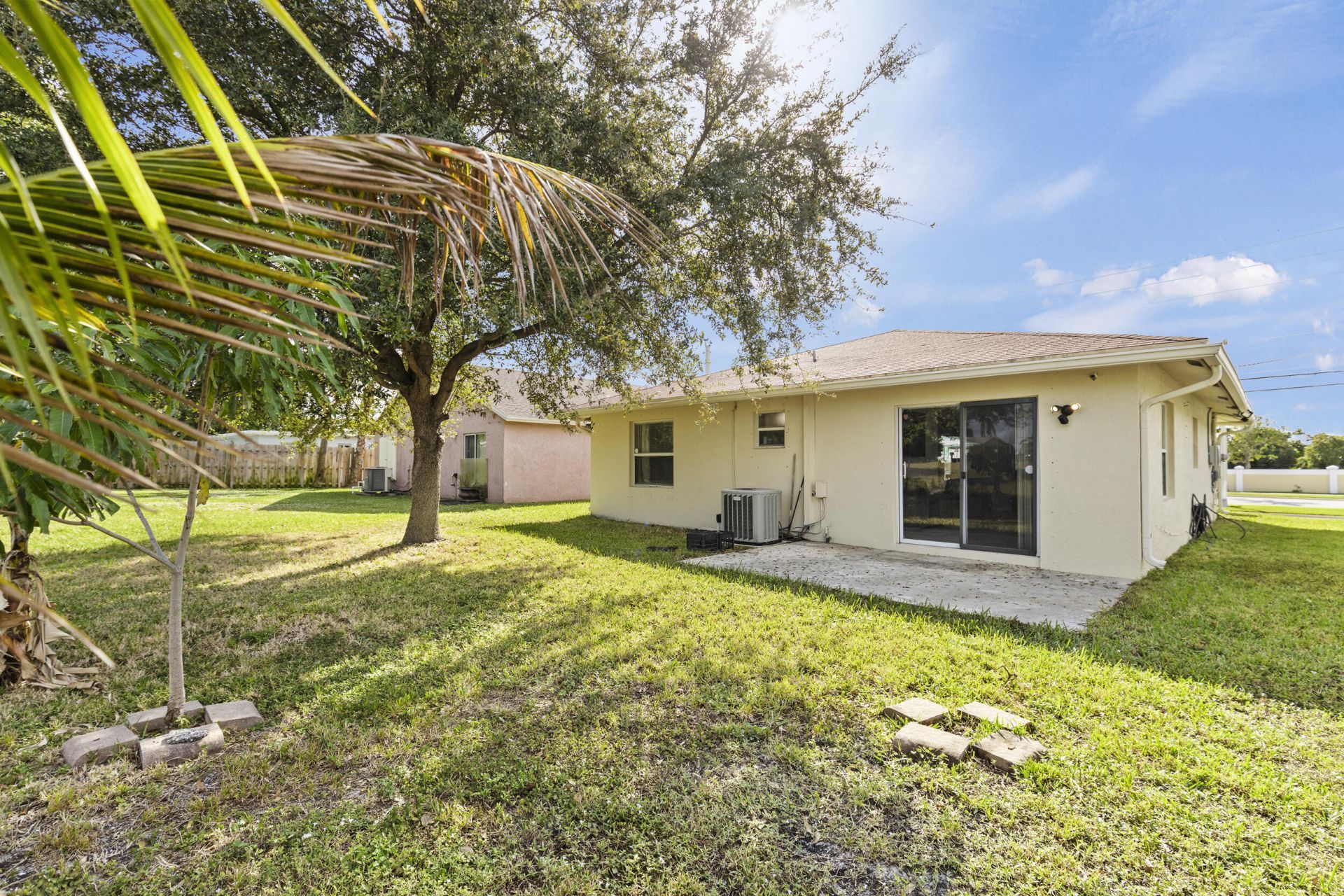 850 Dr Martin Luther King Jr Blvd Boulevard, Riviera Beach, FL 33404 Photo