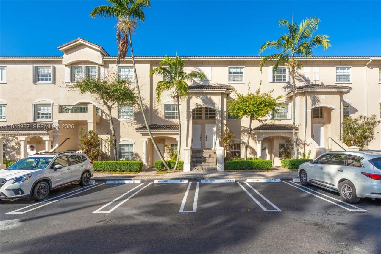 5670 NW 116th Ave, Unit 219, Doral, FL 33178 Main Photo
