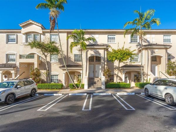 5670 NW 116th Ave, Unit 219, Doral, FL 33178