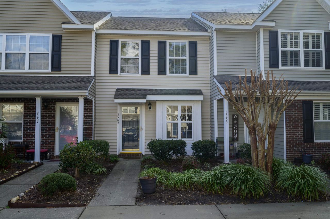 3585 Evergreen Way Photo 2