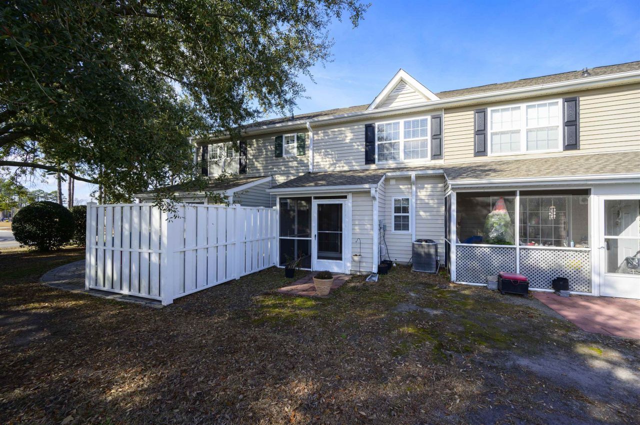 3585 Evergreen Way Photo 5