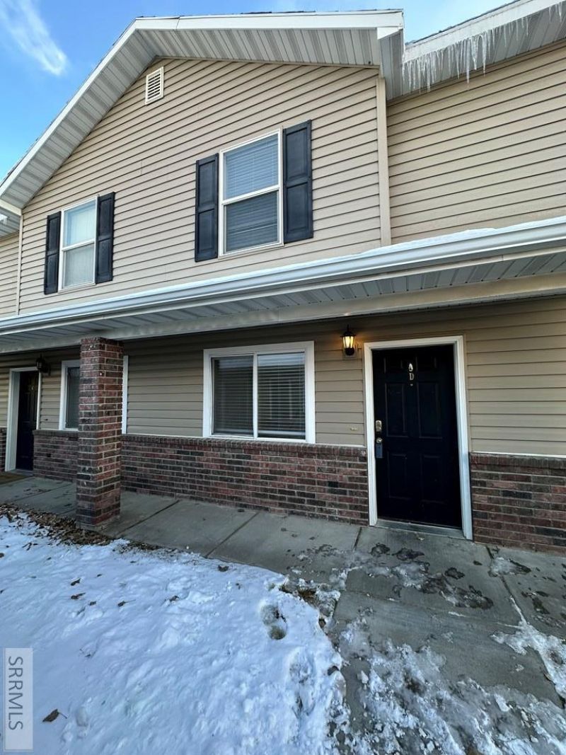 583 Raven Way, Unit D, Chubbuck, ID 83202 Main Photo