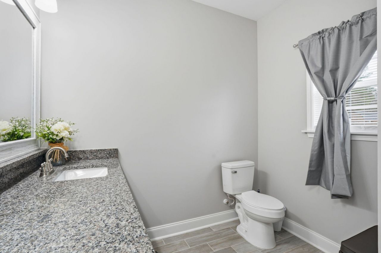 301 David Street Photo 22