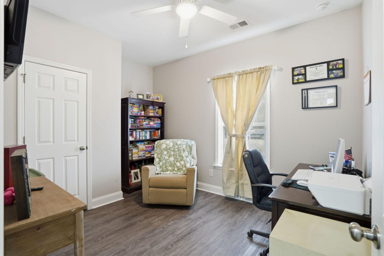 301 David Street Photo 23