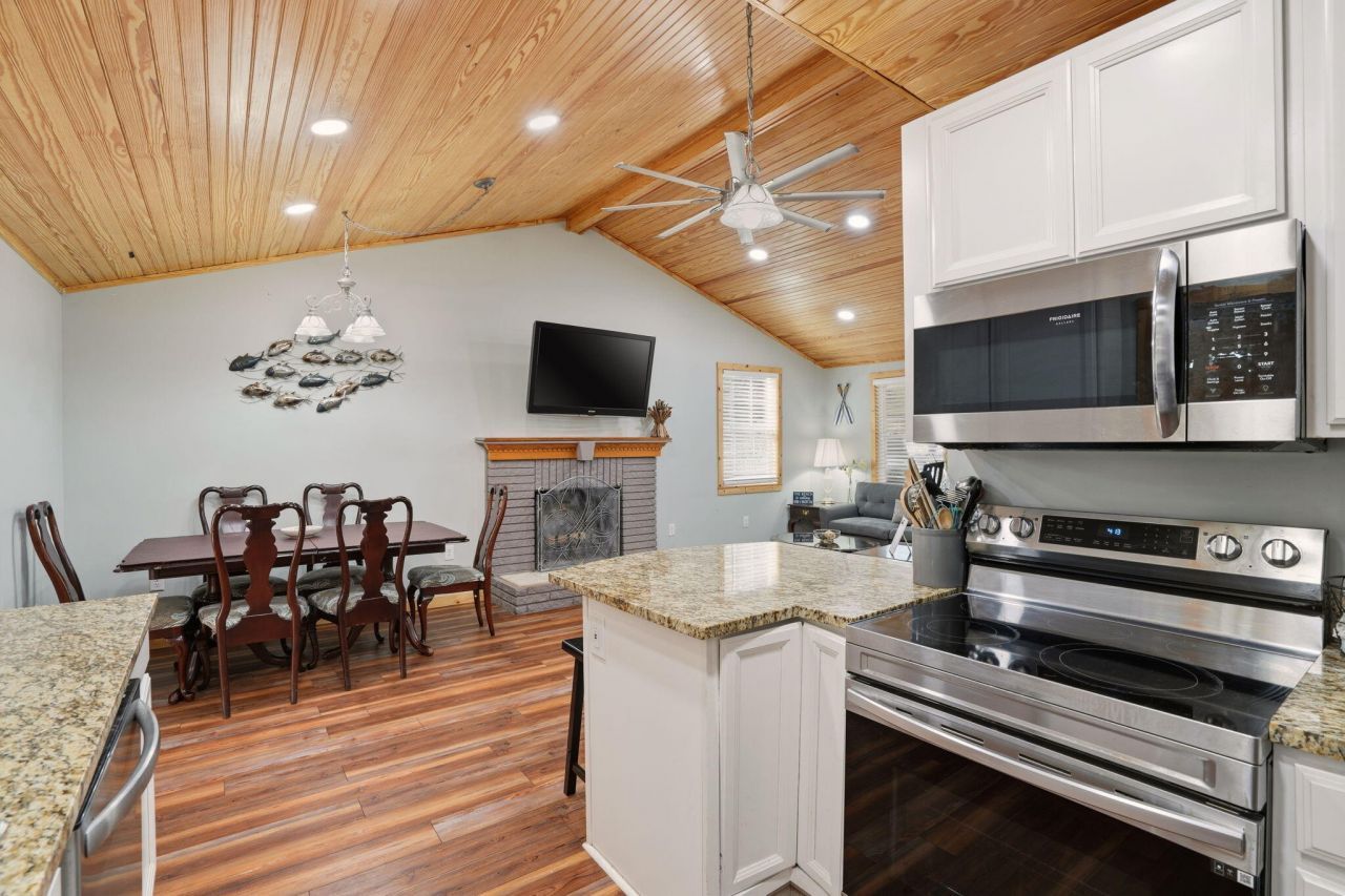 939 Black Oak Road Photo 11