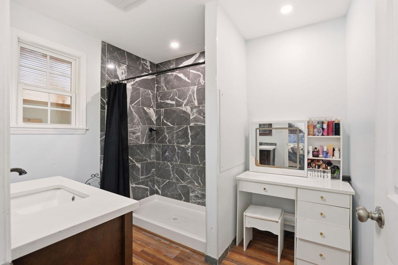 939 Black Oak Road Photo 16