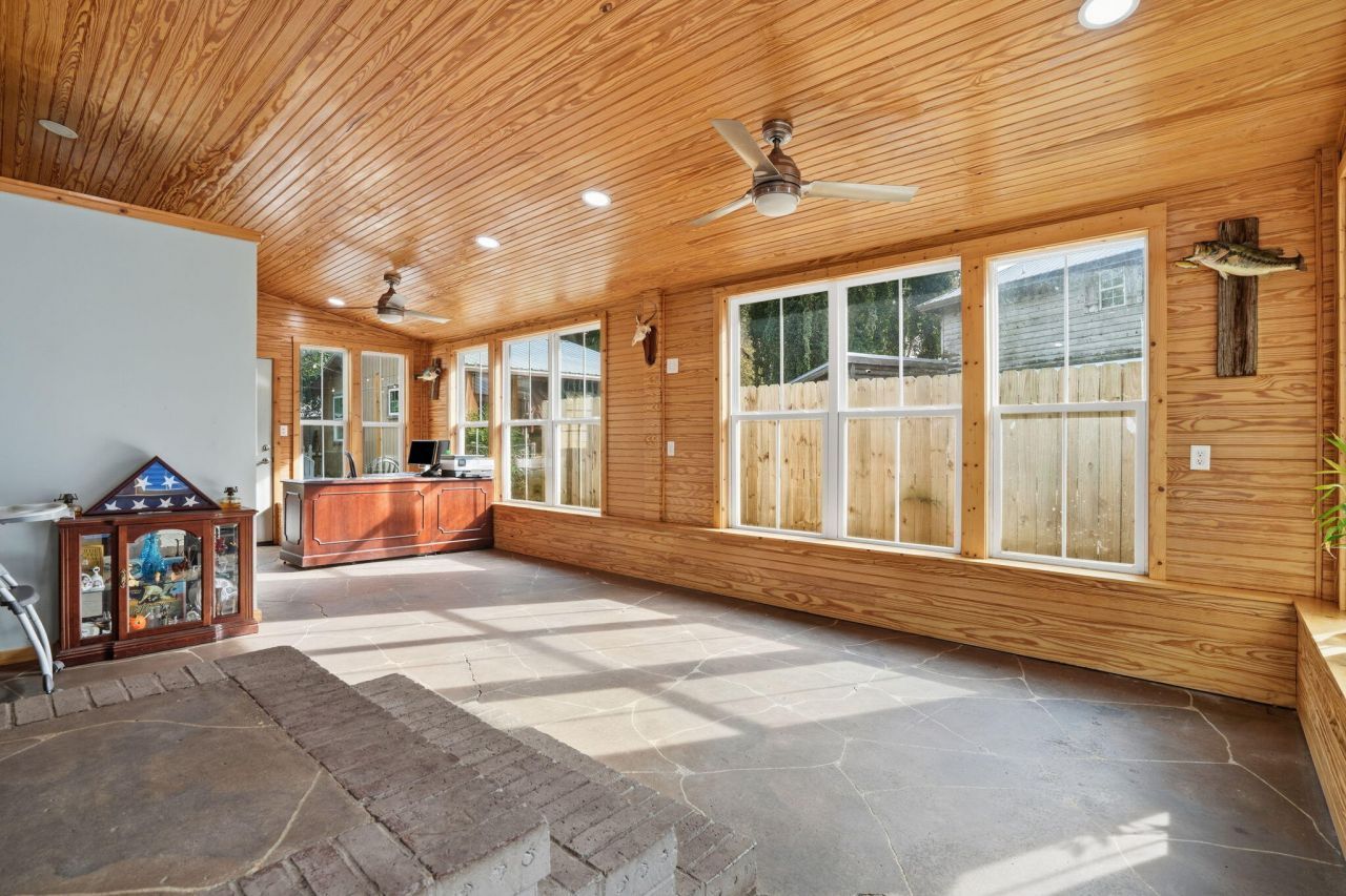 939 Black Oak Road Photo 22