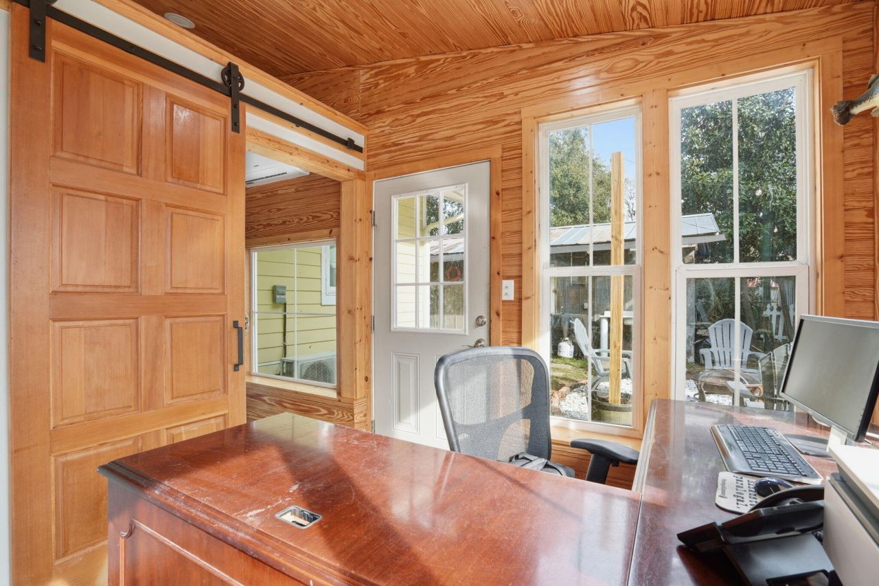 939 Black Oak Road Photo 25