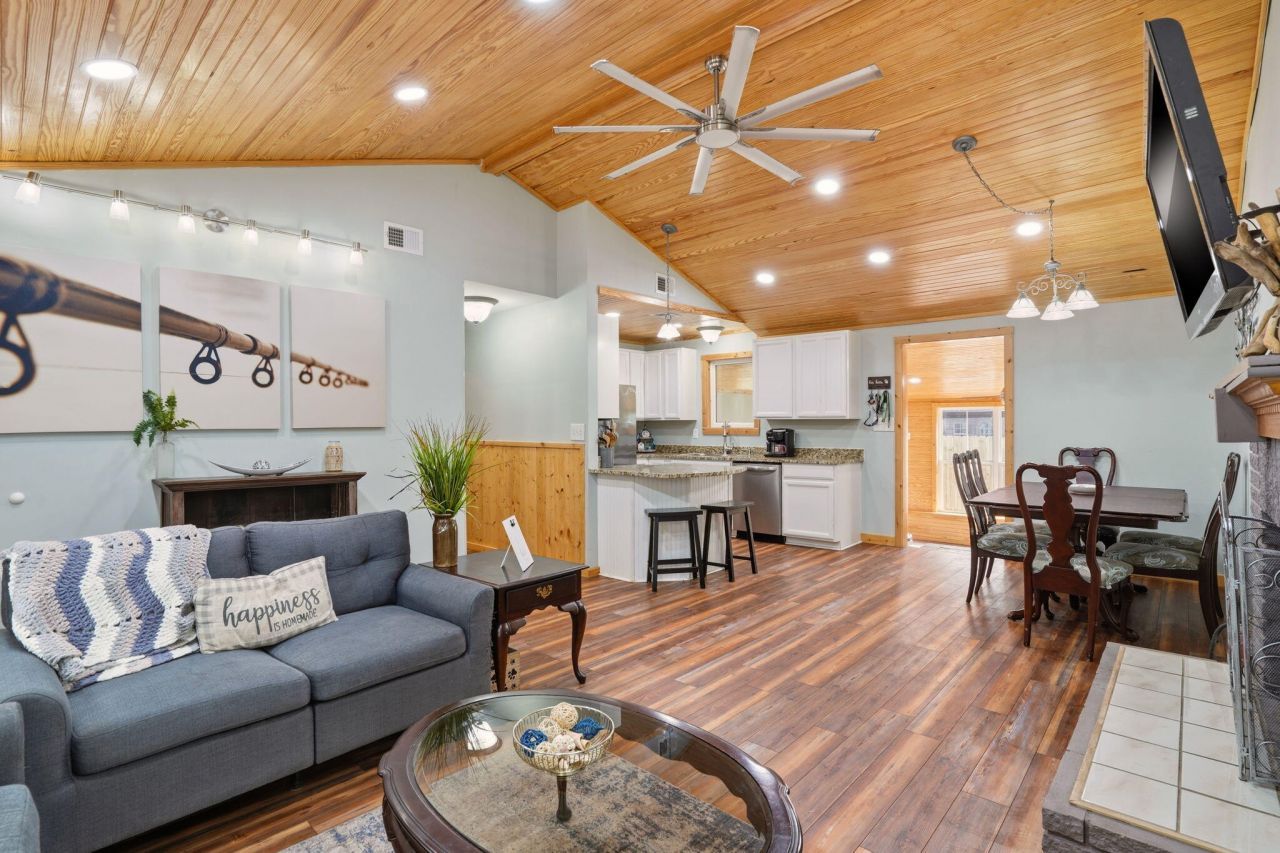 939 Black Oak Road Photo 8