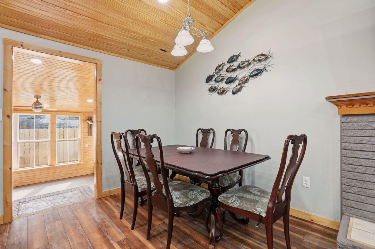 939 Black Oak Road Photo 9