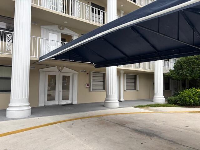 3525 Village Boulevard, Unit 405, West Palm Beach, FL 33409 Photo