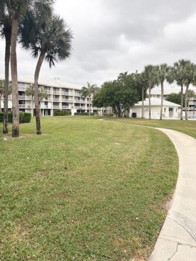 3525 Village Boulevard, Unit 405, West Palm Beach, FL 33409 Photo