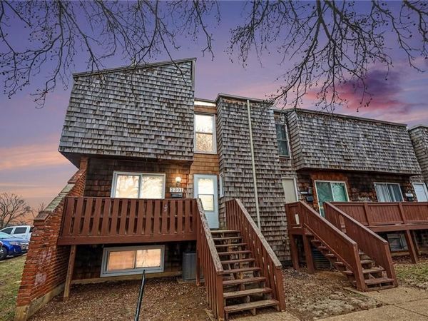 3301 Bridge Manor Drive, Kansas City, MO 64137