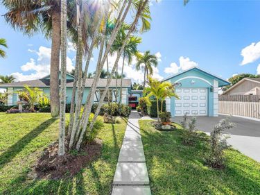 10290 CARMEN LANE, ROYAL PALM BEACH, FL 33411