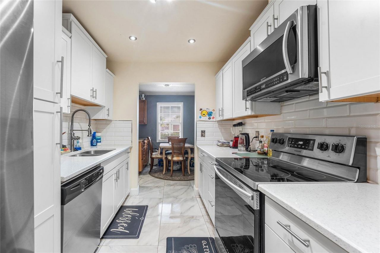 10290 Carmen Lane, Royal Palm Beach, FL 33411 Photo