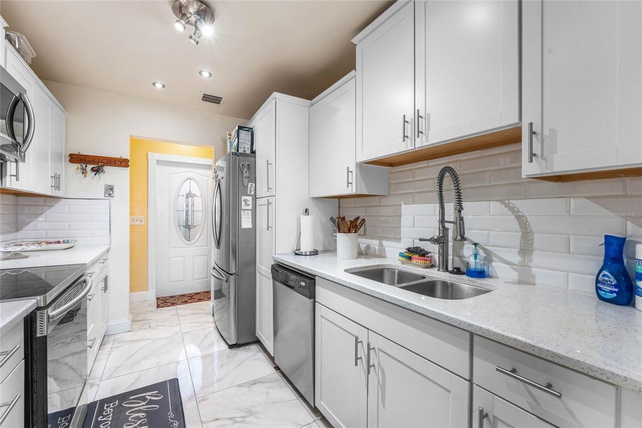 10290 Carmen Lane, Royal Palm Beach, FL 33411 Photo