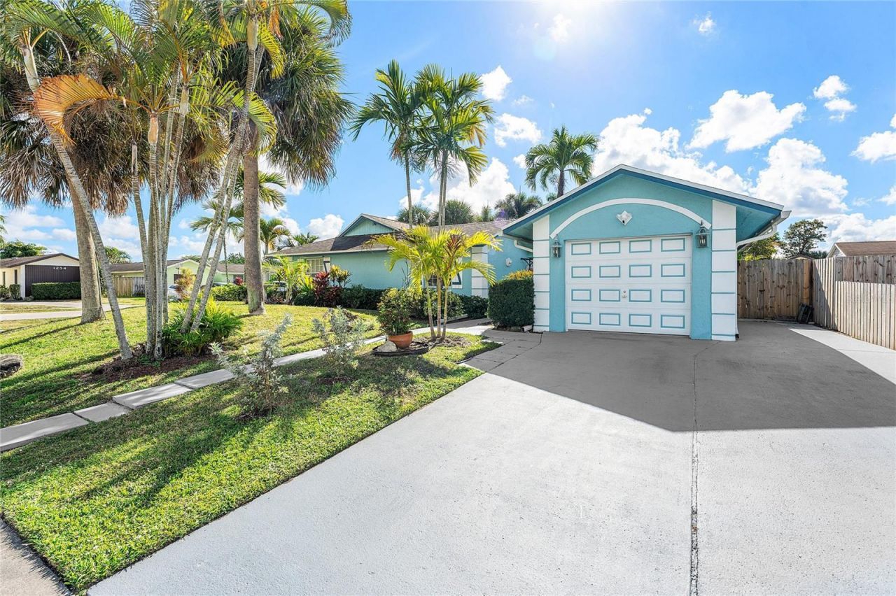10290 Carmen Lane, Royal Palm Beach, FL 33411 Photo