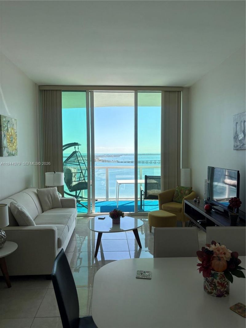 218 SE 14th St, Unit TS307, Miami, FL 33131 Photo