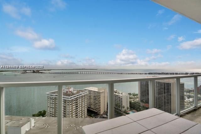 218 SE 14th St, Unit TS307, Miami, FL 33131 Photo