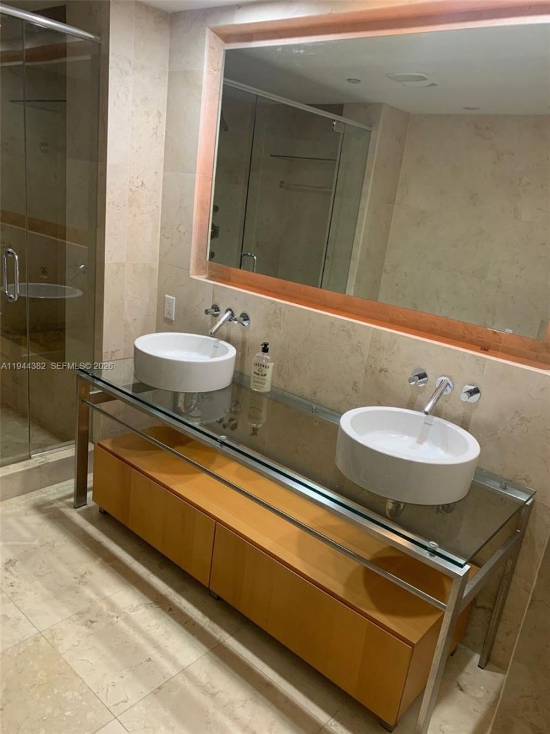 6000 Collins Ave Unit 136, Miami Beach, FL 33140 Photo