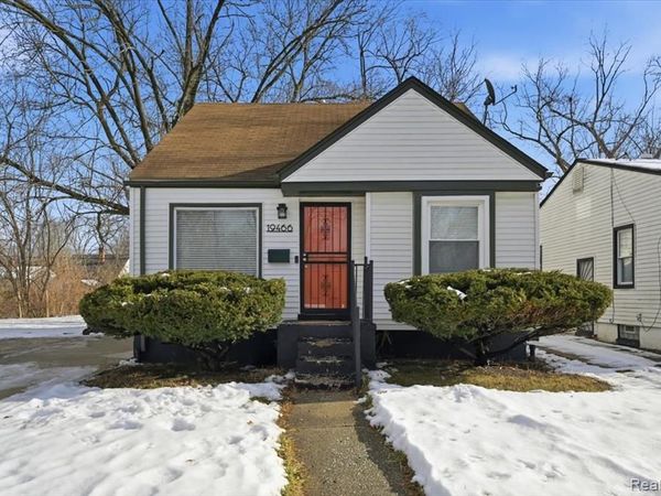19466 Oakfield Street, Detroit, MI 48235