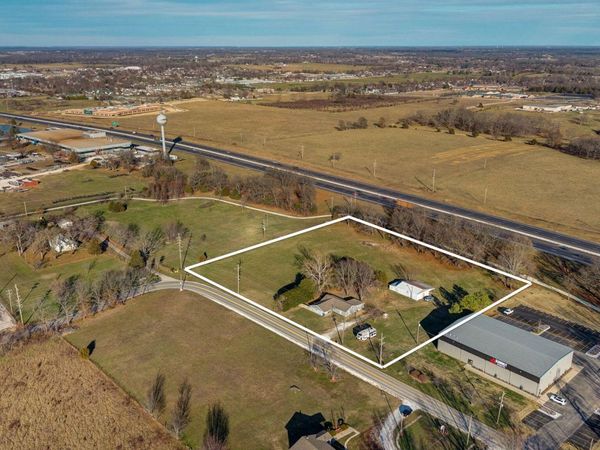 3106 N 20th Street, Ozark, MO 65721