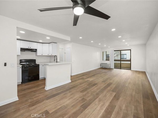 600 W 3rd Street, Unit B205, Santa Ana, CA 92701