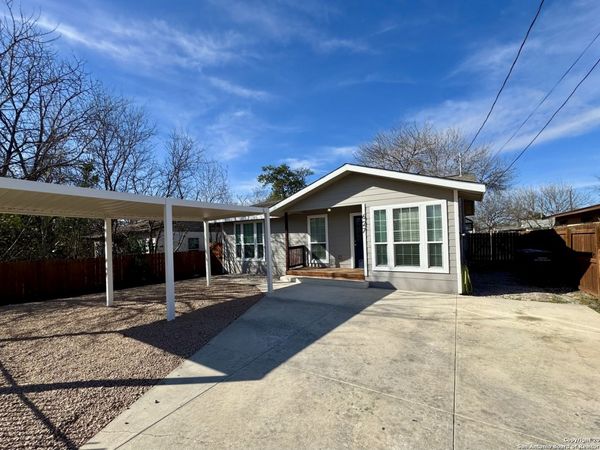 627 N San Manuel, San Antonio, TX 78228