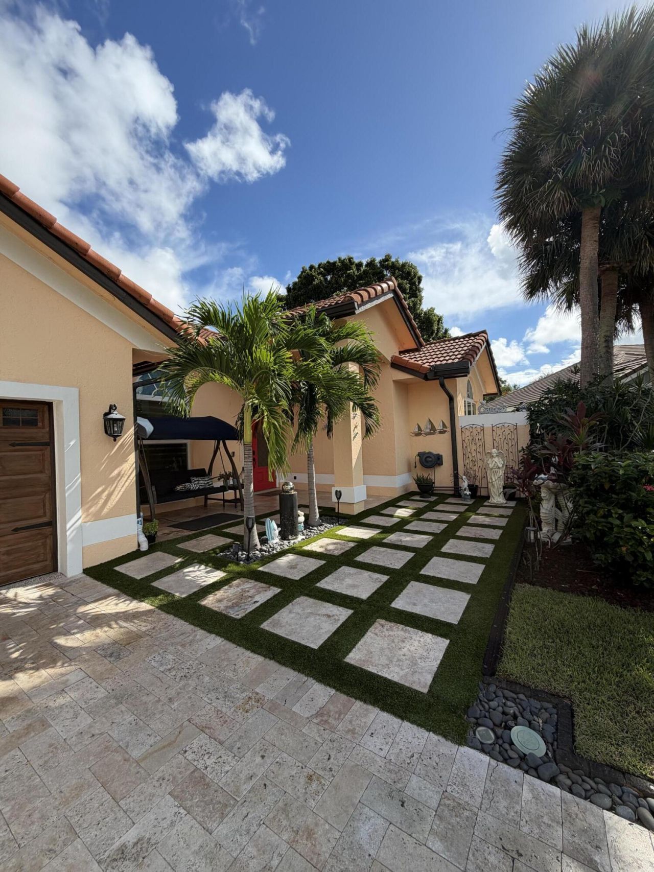9050 Cypress Hollow Drive, Palm Beach Gardens, FL 33418 Photo