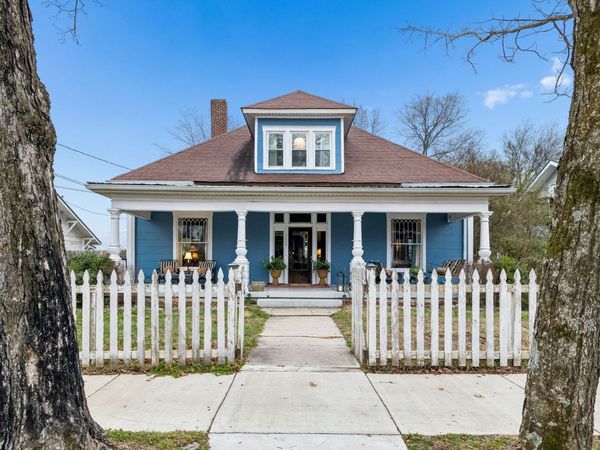 1115 S High St, Columbia, TN 38401