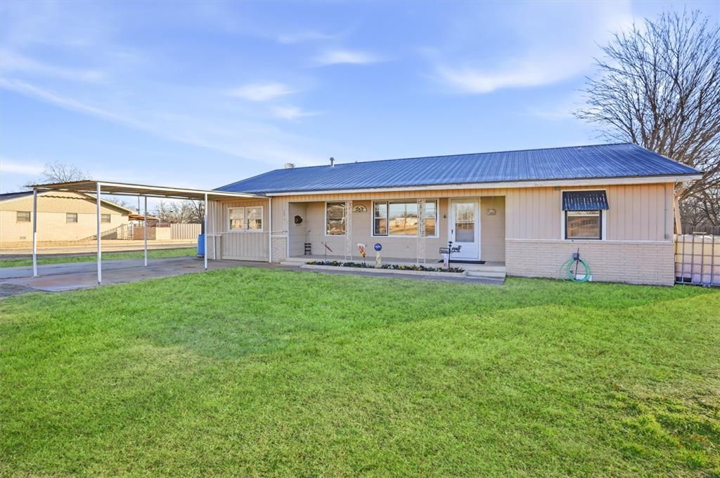 322 N 18th Street, Frederick, OK 73542 Main Photo