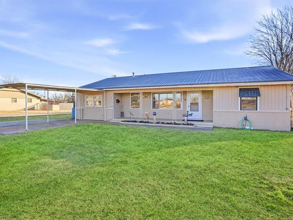 322 N 18th Street, Frederick, OK 73542