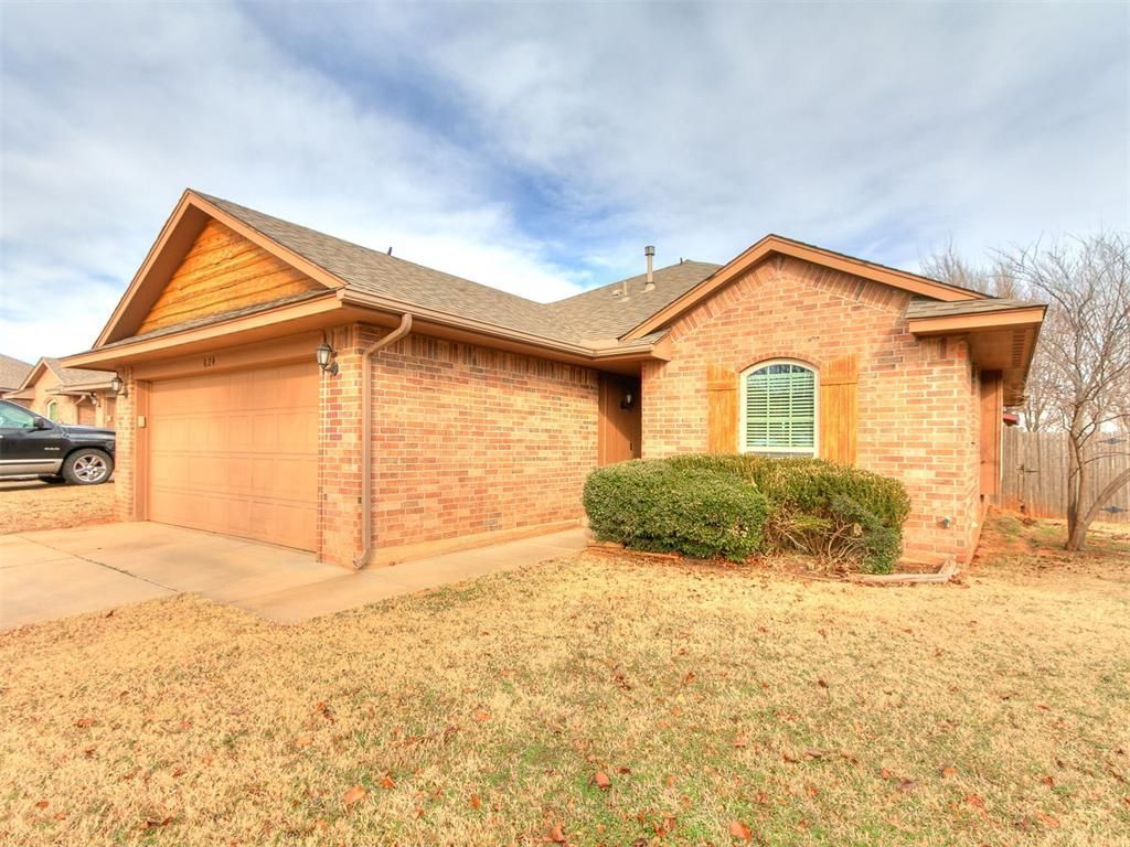 624 Inverleith Circle, Yukon, OK 73099 Main Photo