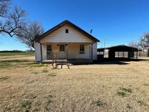 325 S 4th Street, Okarche, OK 73762