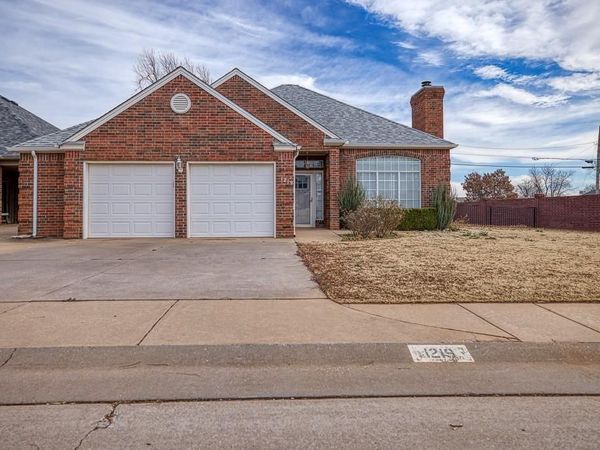 1219 Regency Court, Kingfisher, OK 73750