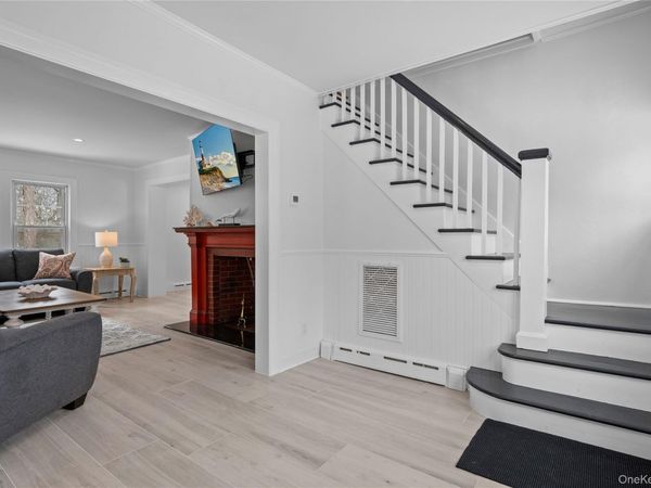 74 Montauk Highway, Quogue, NY 11959