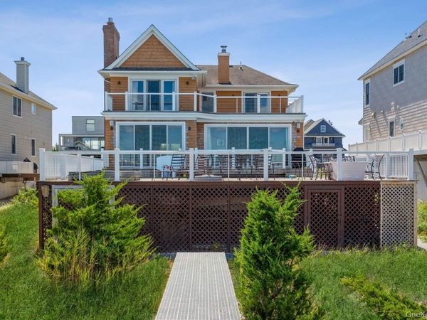 676 Dune Road, Westhampton Dunes, NY 11978