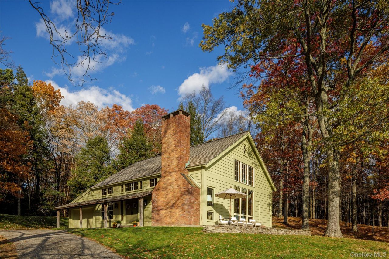 46 Lockrow Road, Troy, NY 12180 Main Photo