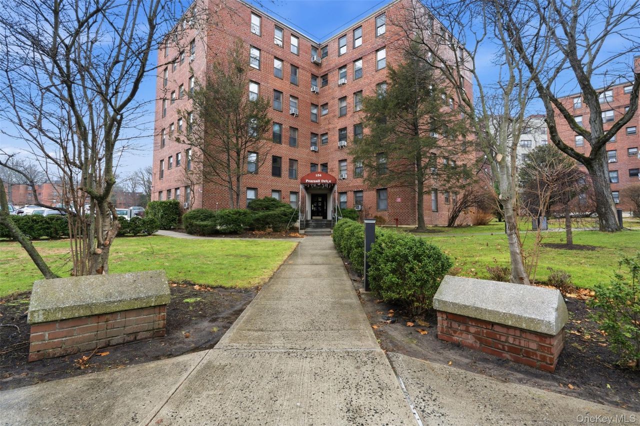 154 Pearsall Dr, Unit 1E, Mount Vernon, NY 10552 Main Photo
