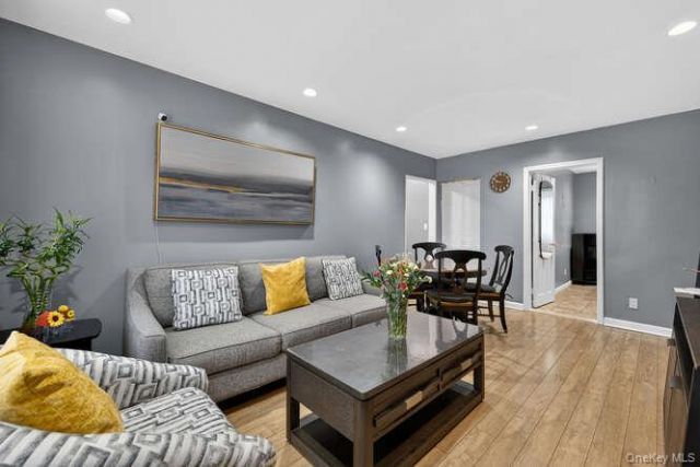 252-23 63rd Avenue, Unit 1081, Little Neck, NY 11362 Main Photo