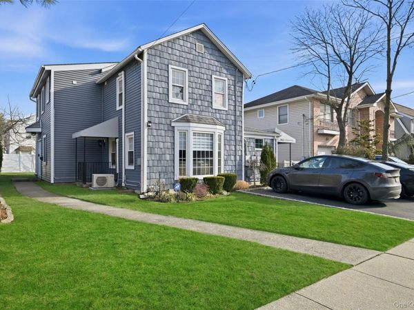 8 Burton Avenue, Woodmere, NY 11598