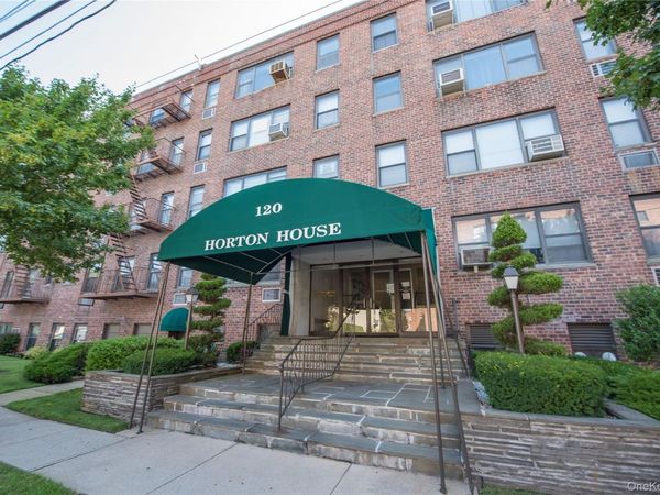120 Horton Highway, Unit A1, Mineola, NY 11501