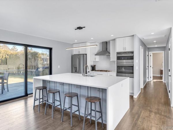 40 Knollwood Drive, Southampton, NY 11968